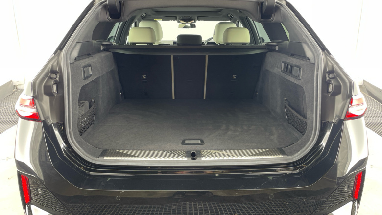 BMW i5 250kW eDrive40 M Sport Pro 84kWh 5dr Auto [Comf+] Electric Estate